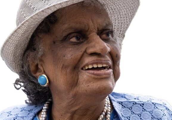 Indonia Mc Gowan PMT